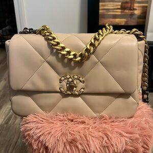 Beautiful quilted leather handbag.